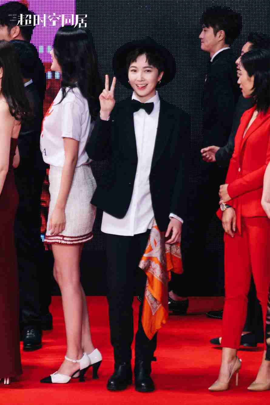 导演苏伦红毯 导演苏伦红毯